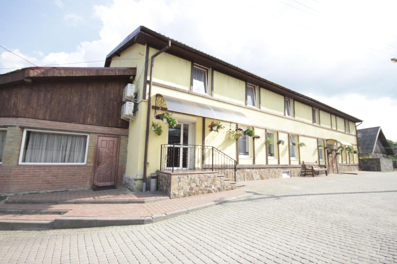 Гірка Hotell Skole Exteriör bild