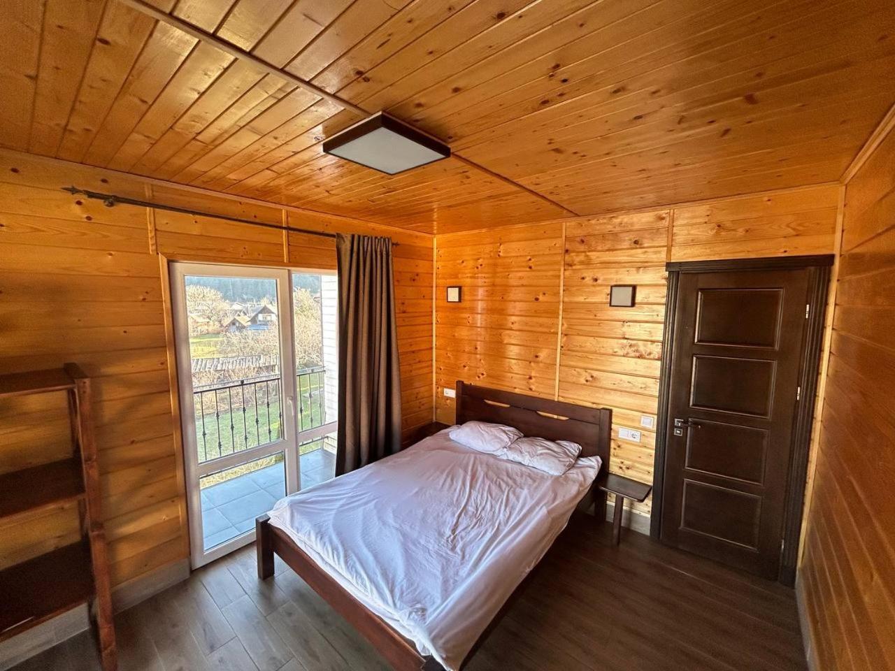 Гірка Hotell Skole Exteriör bild