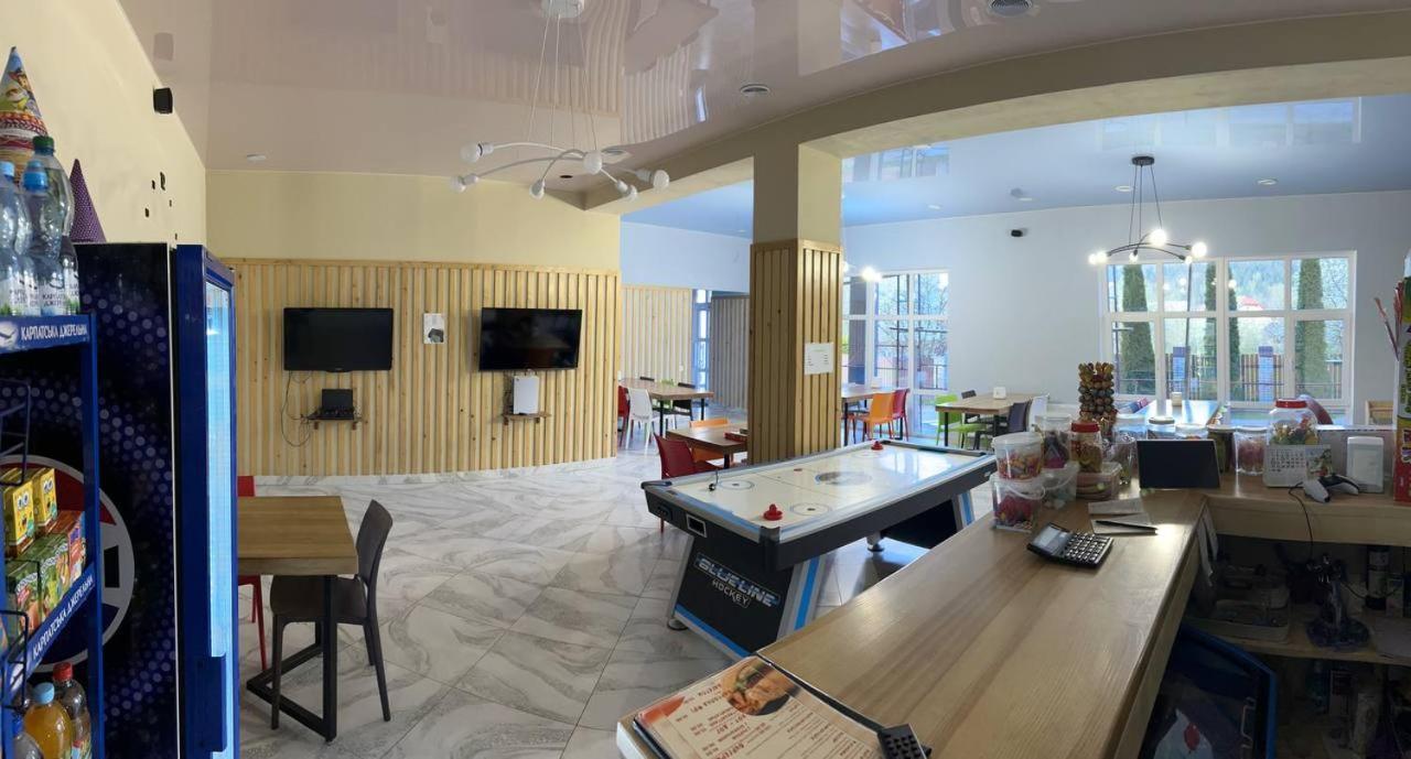 Гірка Hotell Skole Exteriör bild