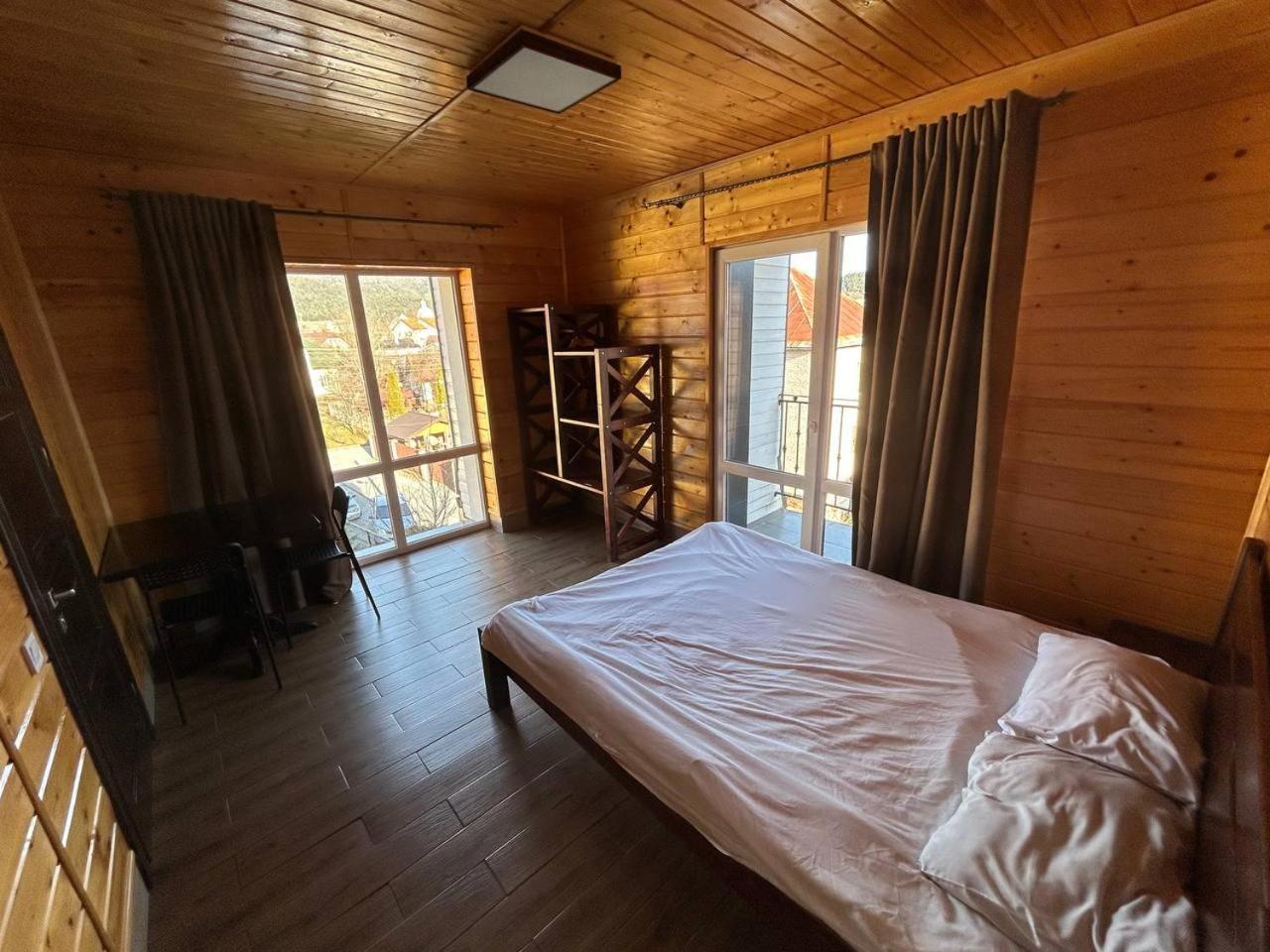 Гірка Hotell Skole Exteriör bild