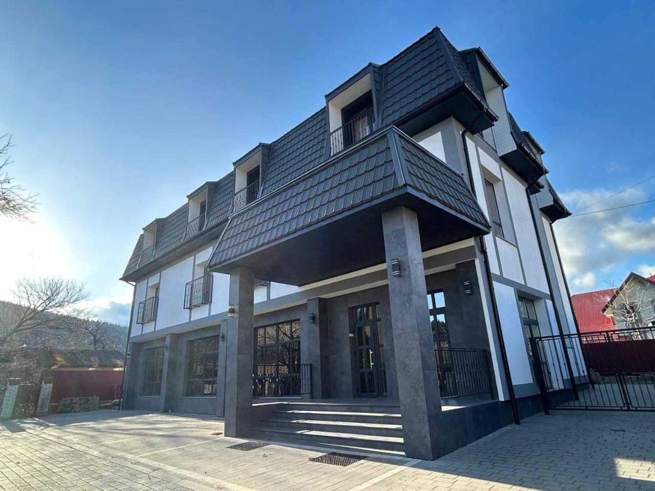 Гірка Hotell Skole Exteriör bild